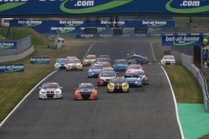 WTCC_Oschersleben_2011_5