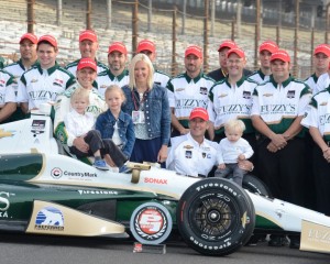 Ed Carpenter mit Famile und Team (c) Jim Haines/IndyCar Media