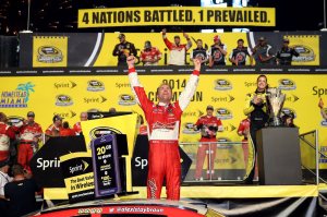 NSCS_111614_Harvick_Champion