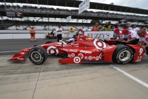 Scott Dixon geht zu seinem Run auf die Strecke (c)Chris Owens/IndyCar Media