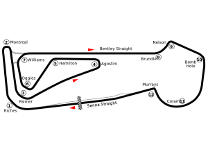 „Snetterton 300 Layout“ von Cpetty-wiki - Eigenes Werk. Lizenziert unter CC BY 3.0 über Wikimedia Commons - https://commons.wikimedia.org/wiki/File:Snetterton_300_Layout.svg#/media/File:Snetterton_300_Layout.svg