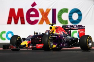 F1_Race_Mexico_2015_11