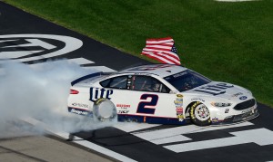 LVMS_NSCS_Keselowski_Burnout_030616