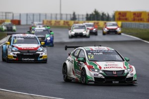 12 HUFF Rob (GBR) Honda Civic team Castrol Honda WTCC action during the 2016 FIA WTCC World Touring Car Race of Hungary at hungaroring, Budapest from April 22 to 24, 2016 - Photo Florent Gooden / DPPI