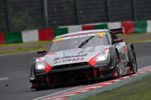 super-gt-suzuka-2016-s-road-craftsports-gt-r