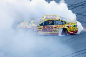 talladega2_nscs_logano_burnout_102316