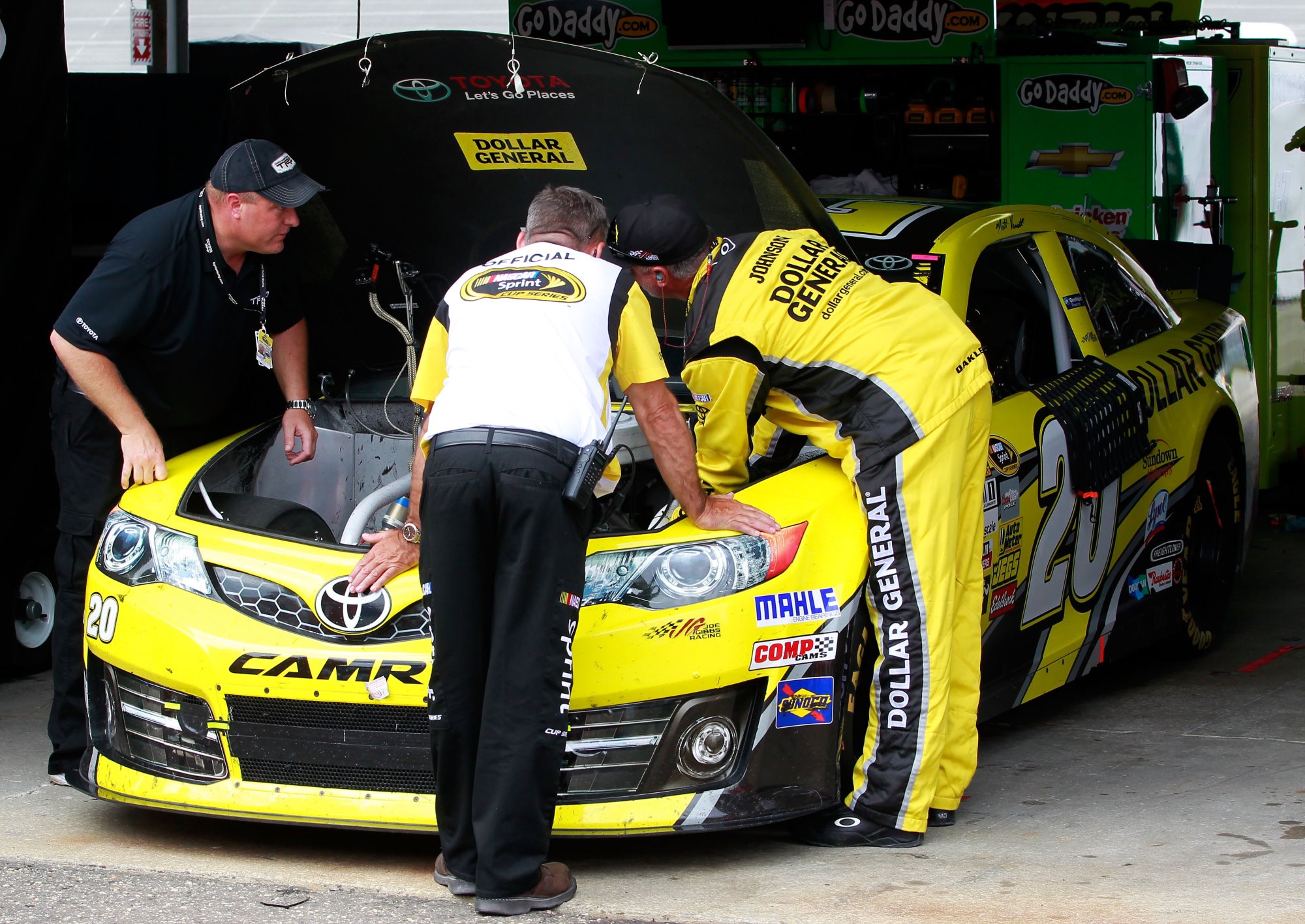 Matt-Kenseth-engine-Dover-NASCAR-Fed-Ex-Autism-Speaks-400-