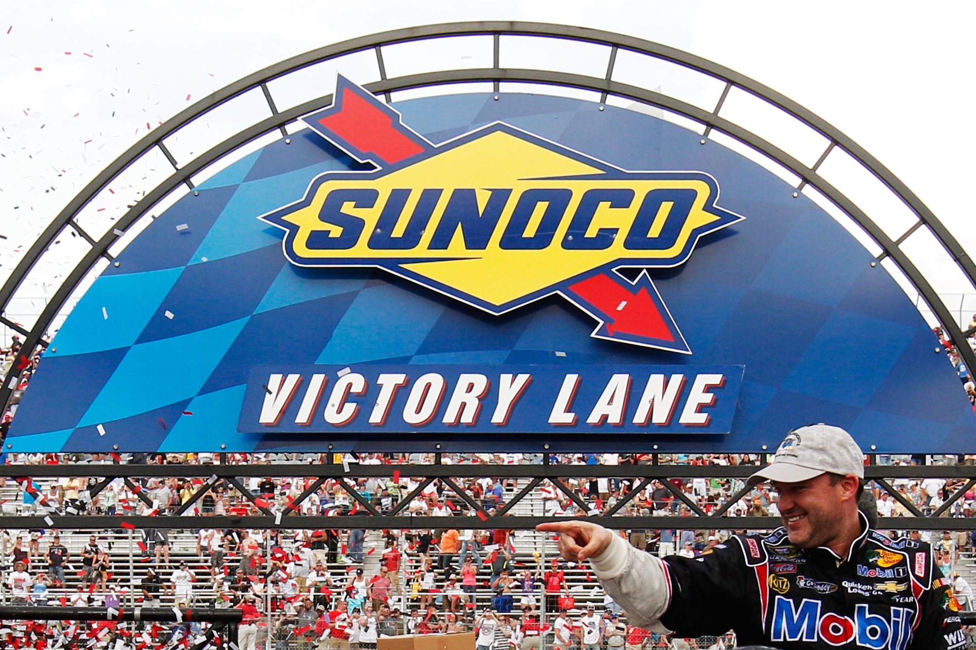 Tony-Stewart-Victory-Lane-Dover-NASCAR-Fed-Ex-Autism-Speaks-400-