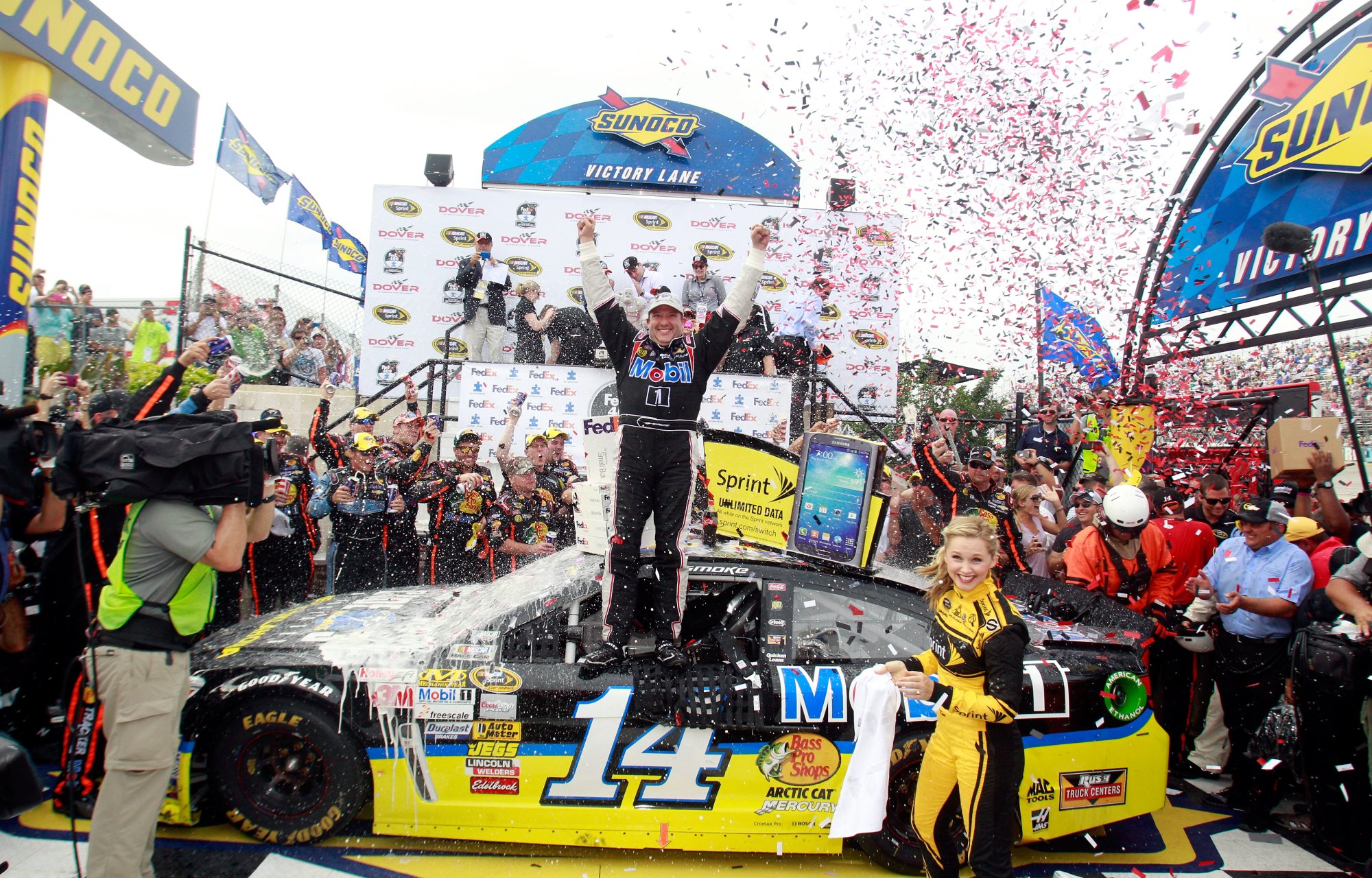 Tony_Stewart_Victory_Lane_Dover_NSCS_060213