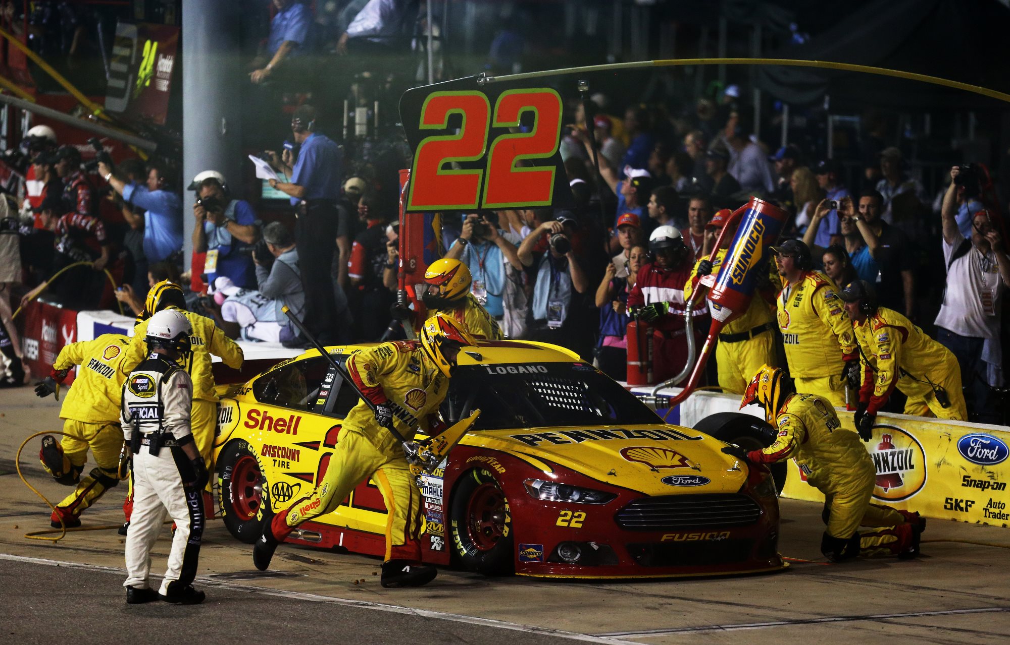 RIR_NSCS_090614_Logano