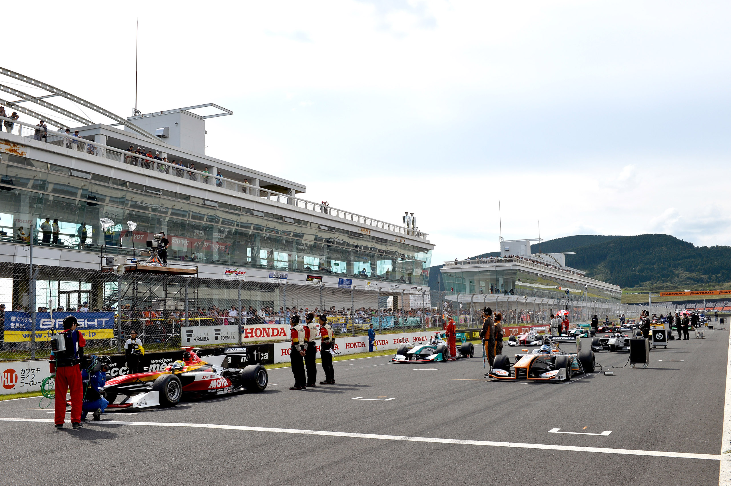 Super Formula Autopolis 2014 Grid