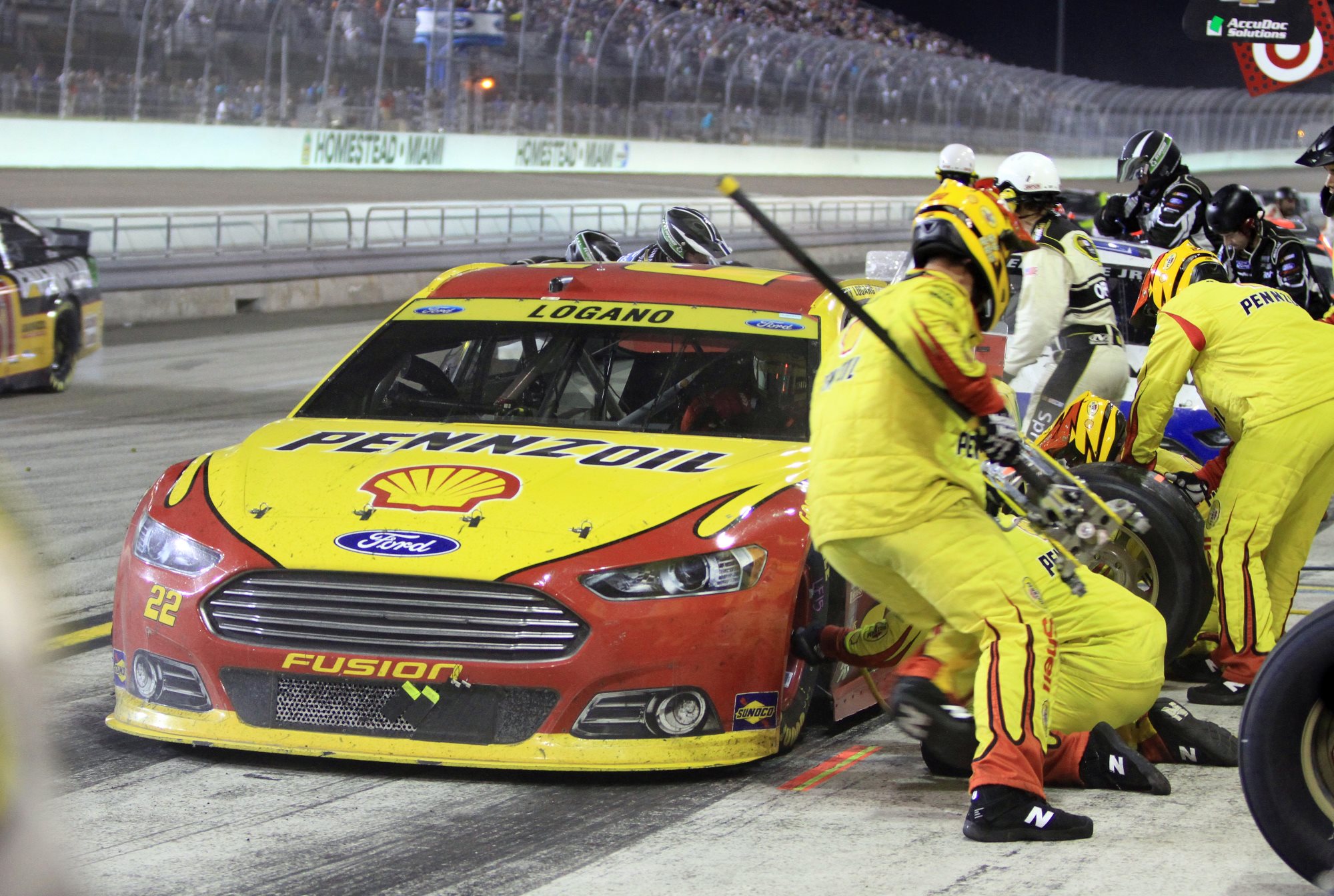 NSCS_111614_Logano