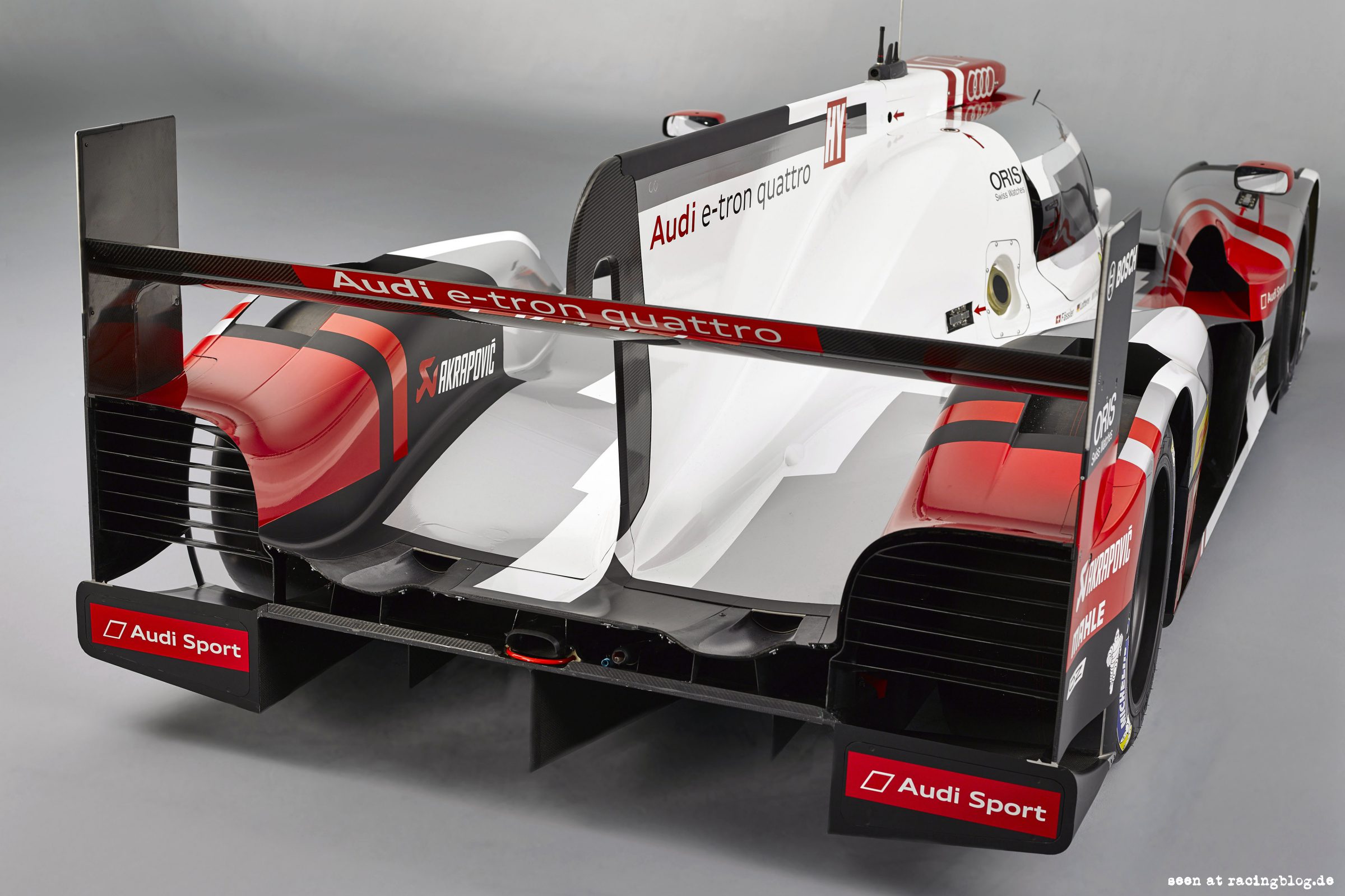 R18 e-tron quattro Audi R18 e-tron 2015