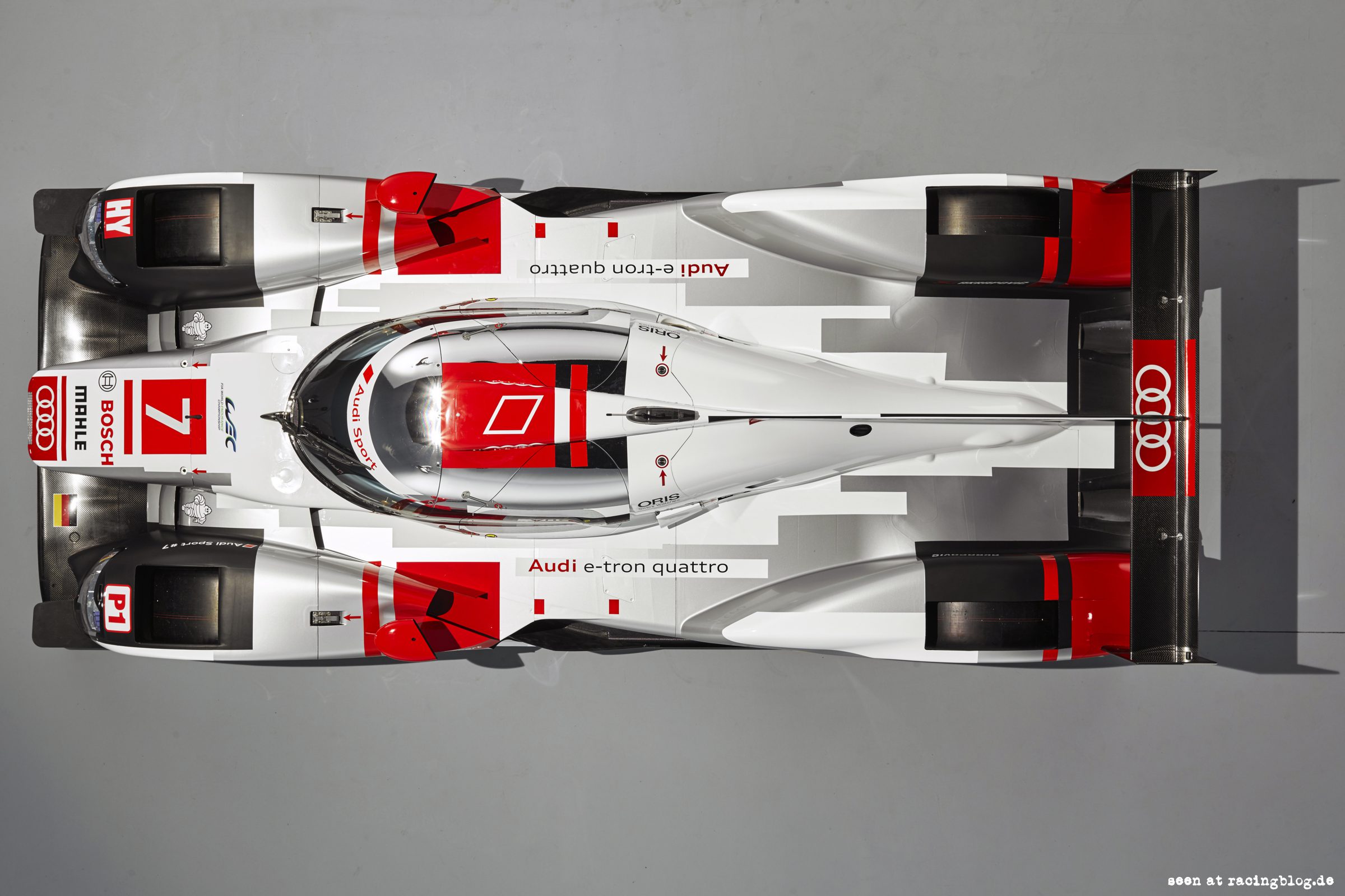 R18 e-tron quattro Audi R18 e-tron 2015