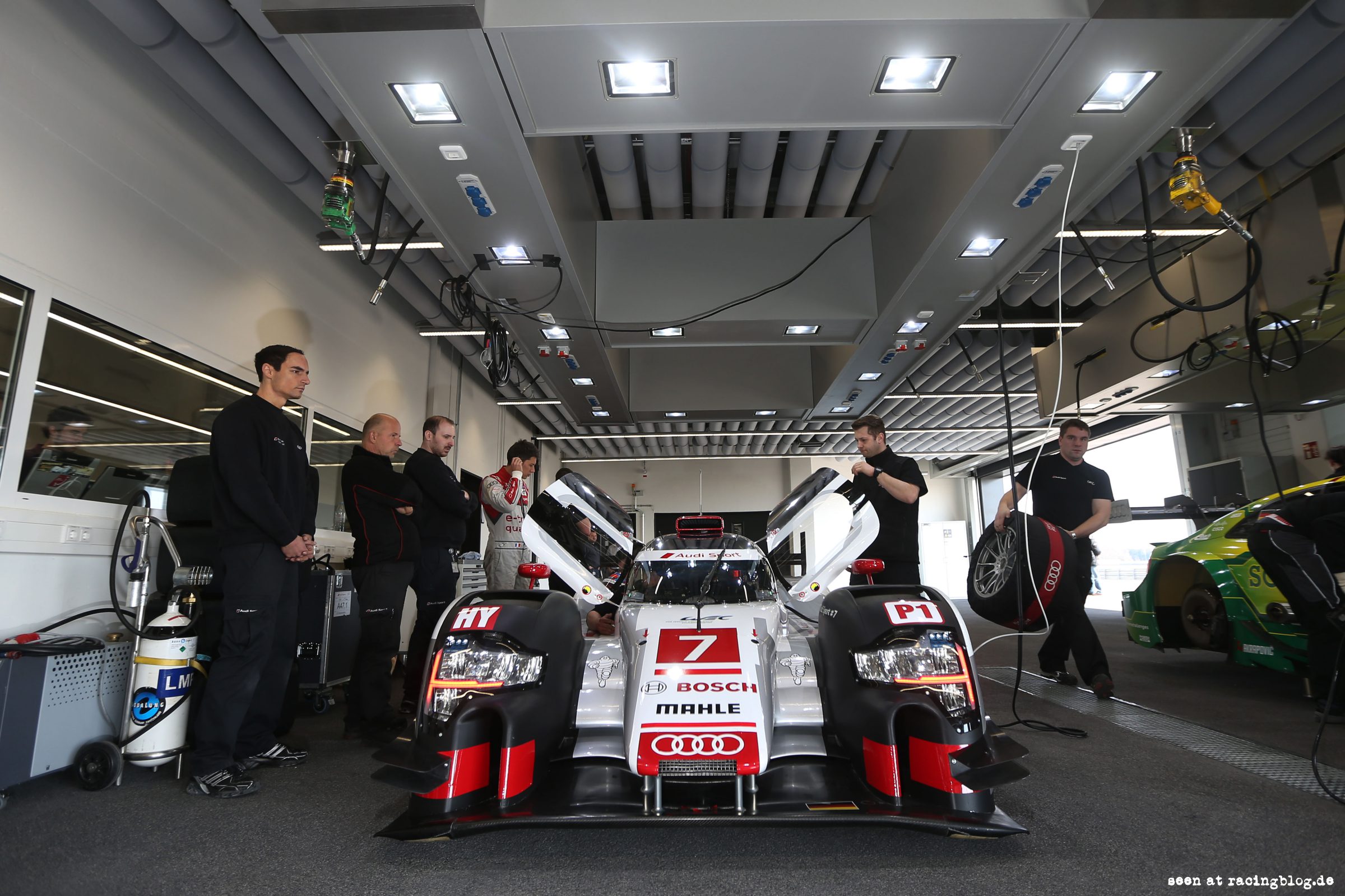 Audi Sport warm up 2015 Audi R18 e-tron 2015