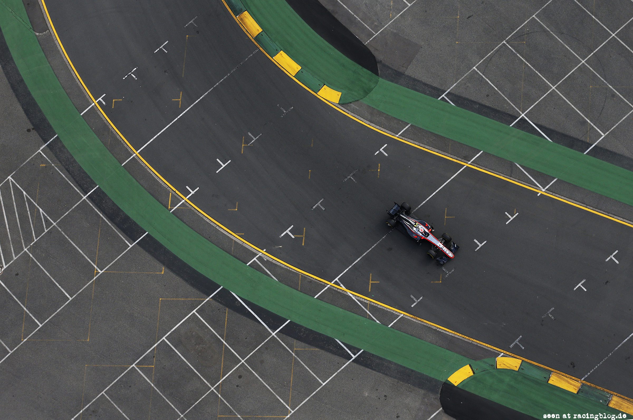Jenson Button on track. Formel Eins Australien 2015