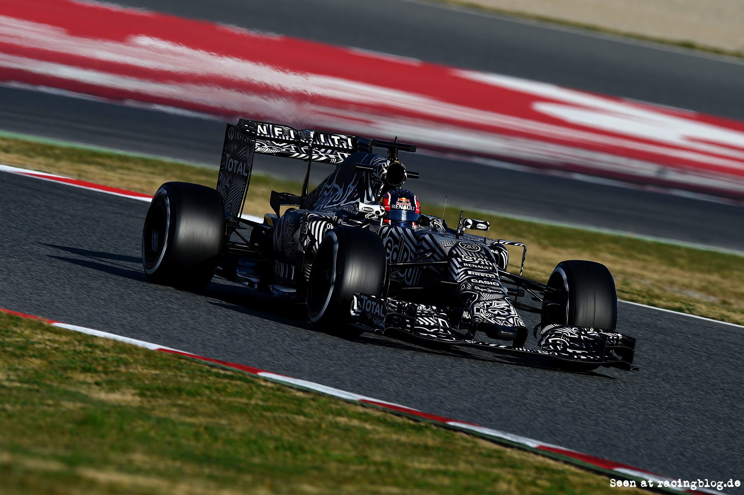 F1_Test_Barcelona2_2015_04
