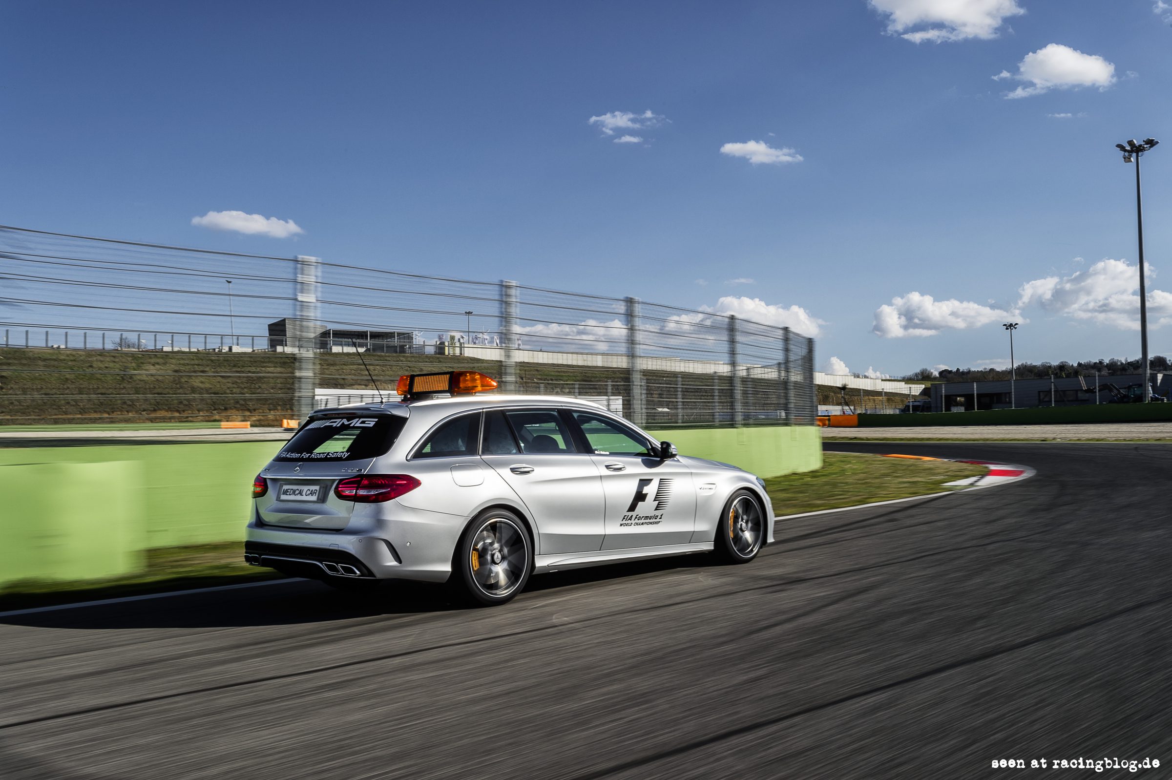 Mercedes-AMG C 63 S T-Modell als Official Medical Car der FIA Fo AMG GT Medical Car