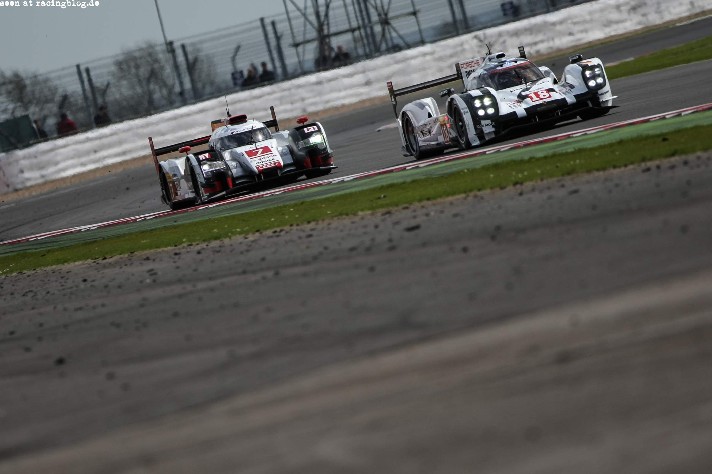 Car #18 / PORSCHE TEAM (DEU) / Porsche 919 Hybrid Hybrid / Romain Dumas (FRA) / Neel Jani (CHE) / Marc Lieb (DEU), Car #7 / AUDI SPORT TEAM JOEST (DEU) / Audi R18 e-tron quattro Hybrid / Marcel Fassler (CHE) / Andre Lotterer (DEU) / Benoit Treluyer (FRA) – FIA WEC 6 hours of Silverstone at Northamptonshire – Towcester – United Kingdom FIA WEC Silverstone 2015