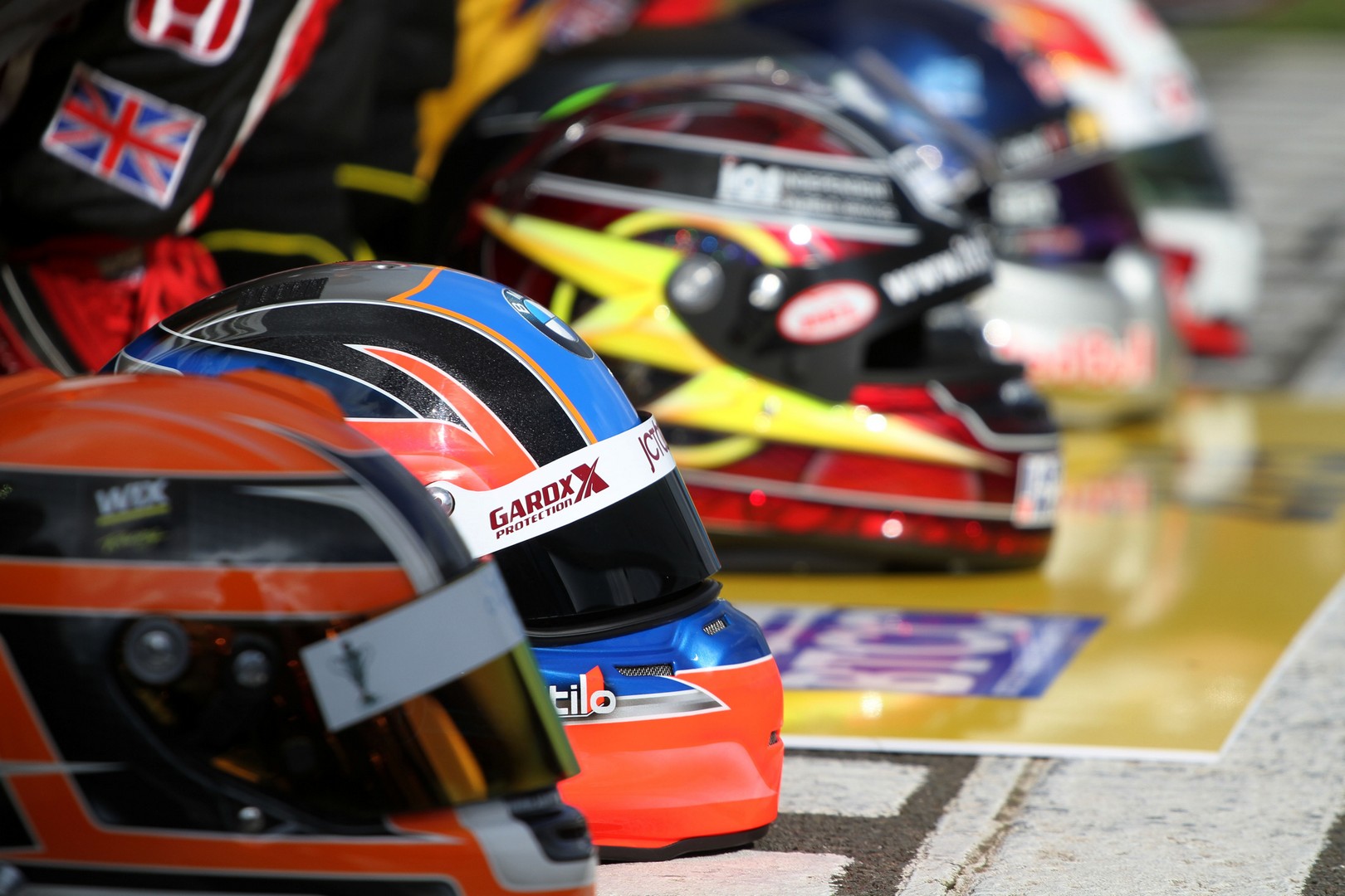 Helmets_02
