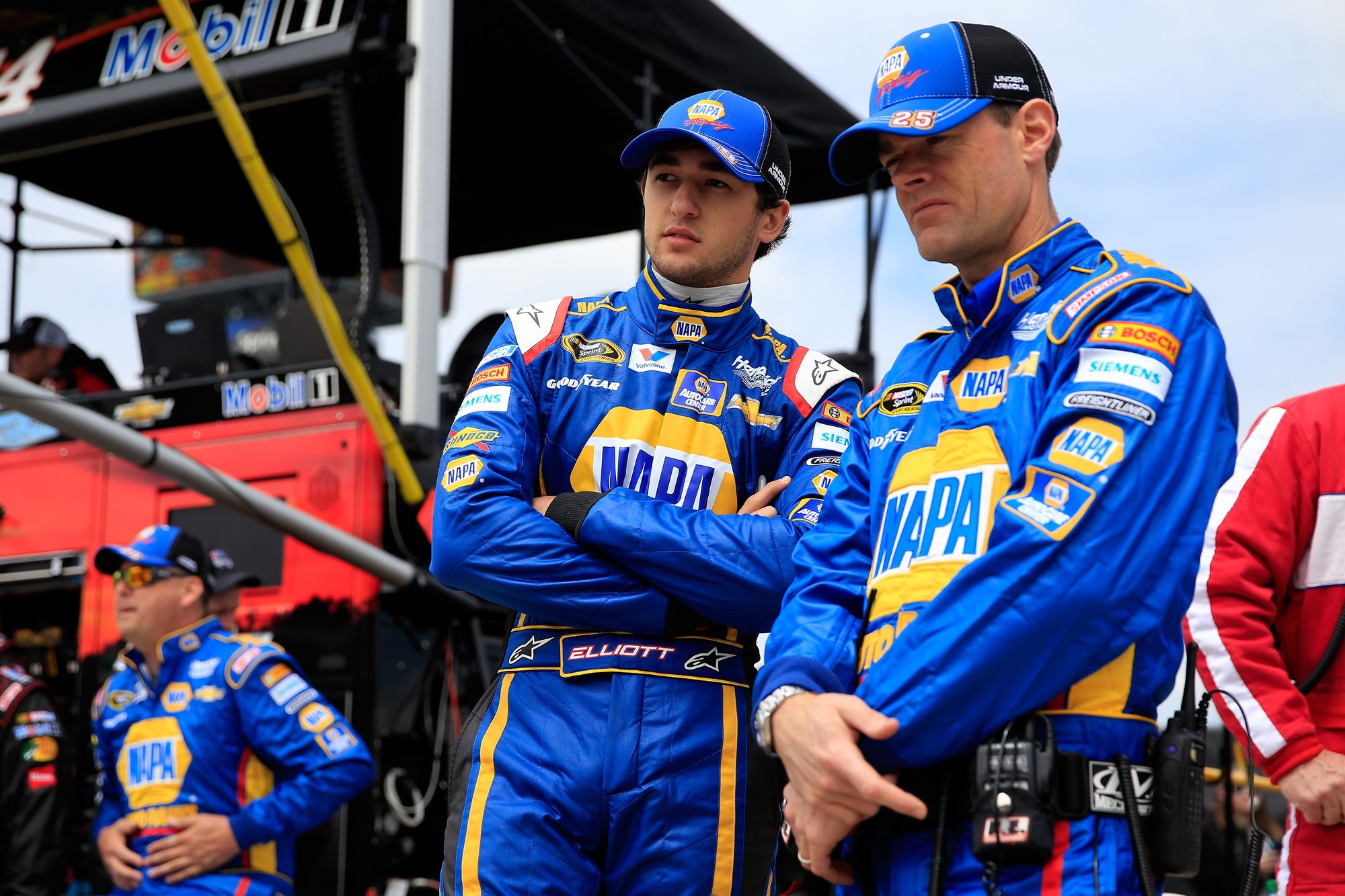 NASCAR_RIR_NSCS_42615_ElliottFrancis