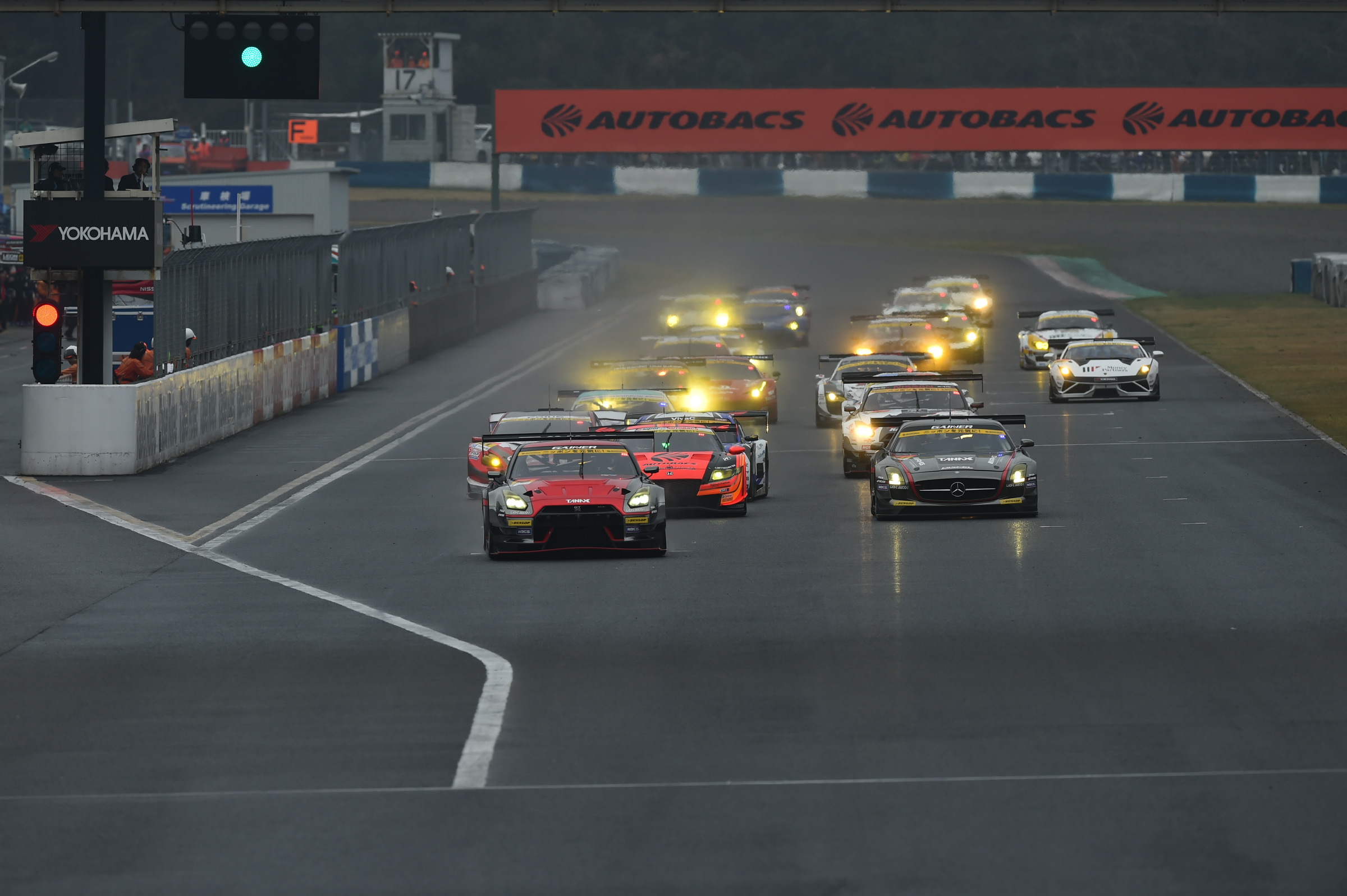 Super GT Okayama 2015 GT300 Start