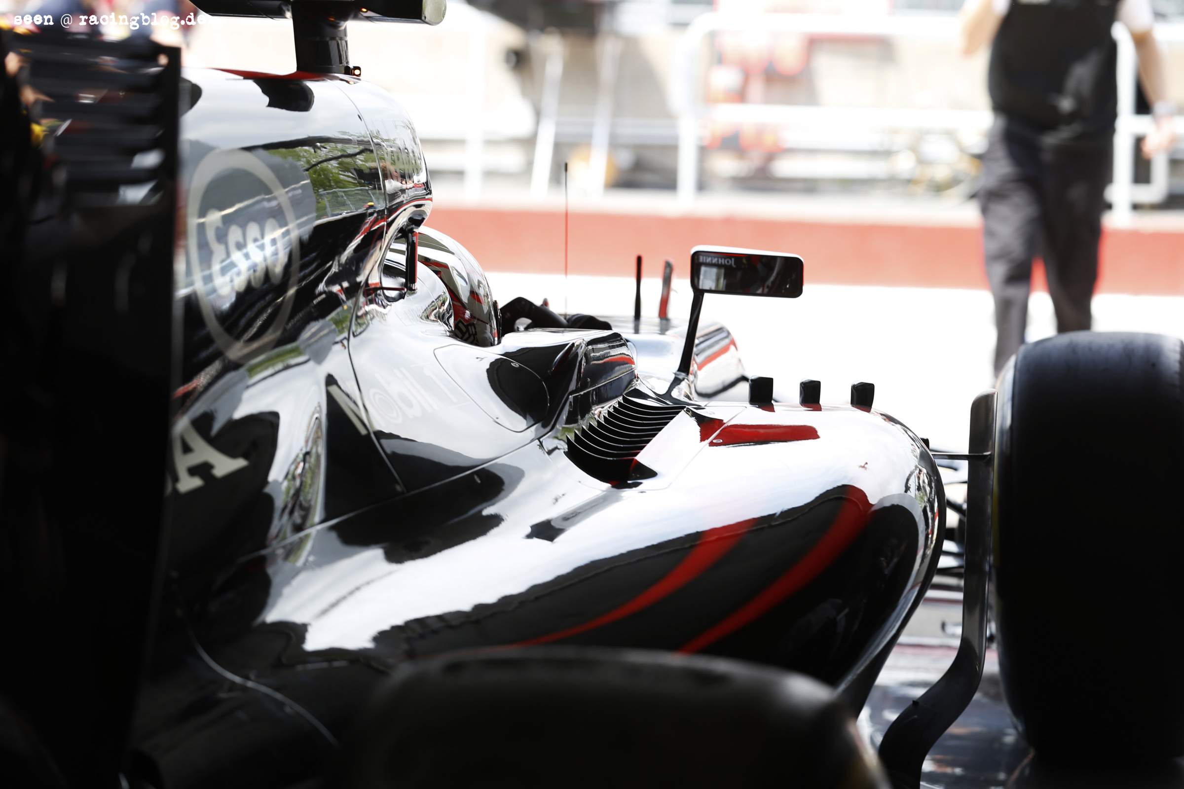 Jenson Button prepares to leave the garage. F1 Kanada 2015