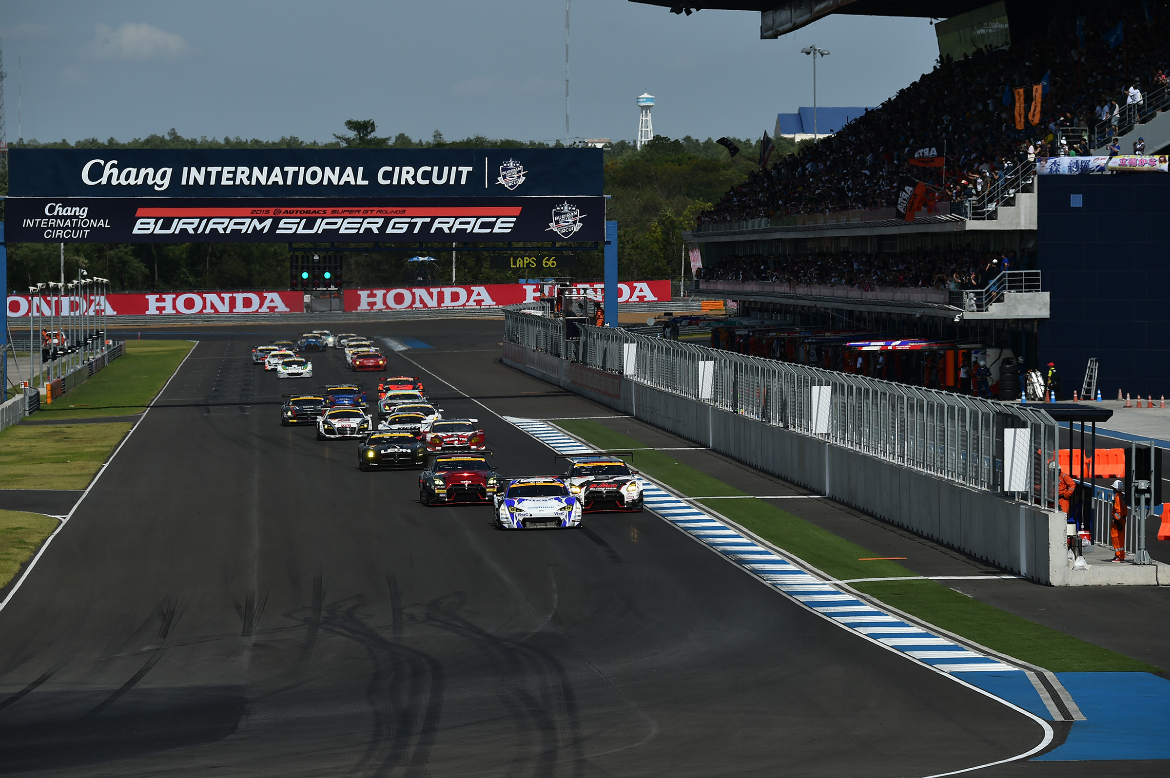 Super GT Thailand 2015 GT300 Start
