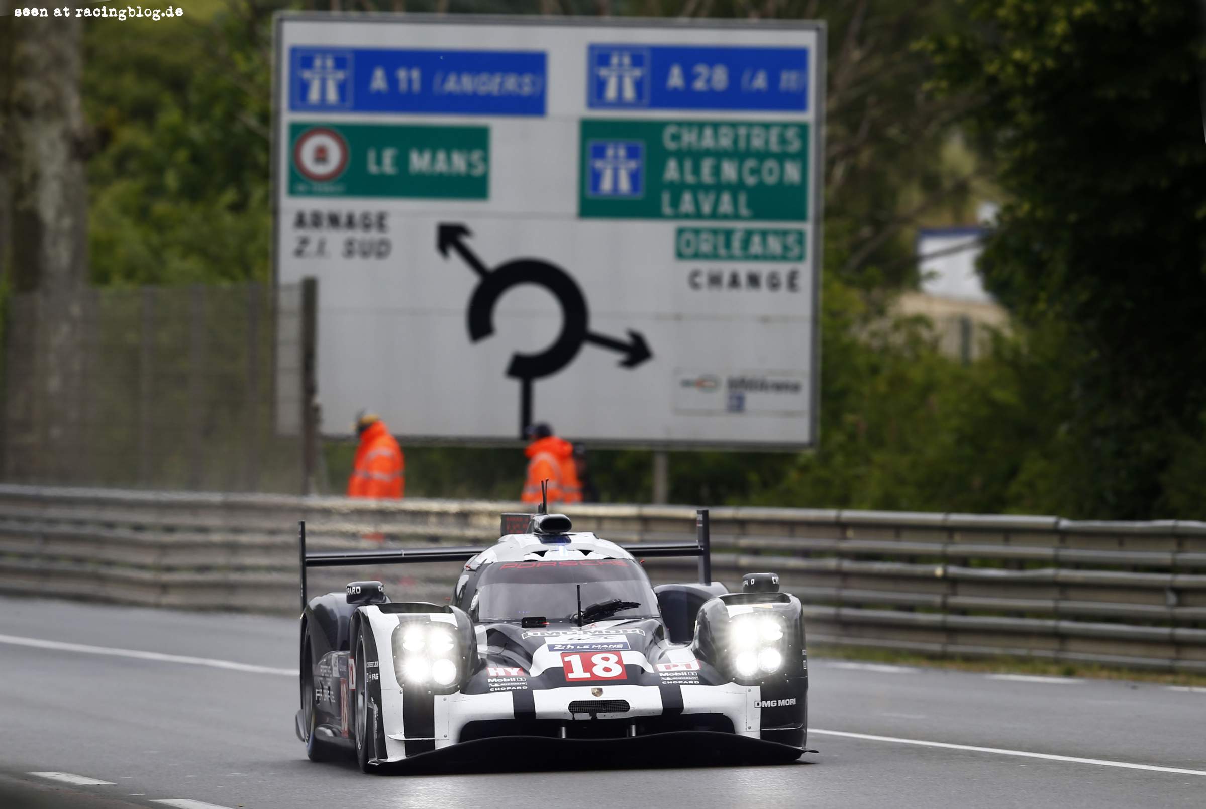 Porsche 919 Hybrid (18), Porsche Team: Romain Dumas, Neel Jani, Marc Lieb WEC Le Mans Test Day 2015