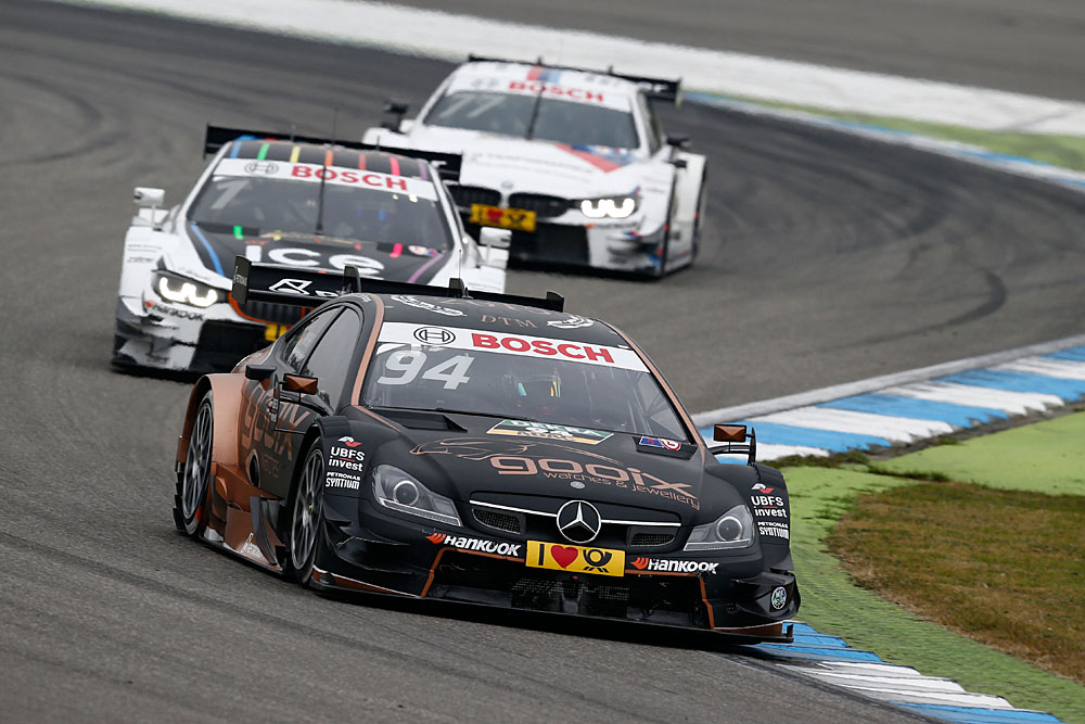 #94 Pascal Wehrlein, Mercedes-AMG C 63 DTM, #1 Marco Wittmann, BMW M4 DTM