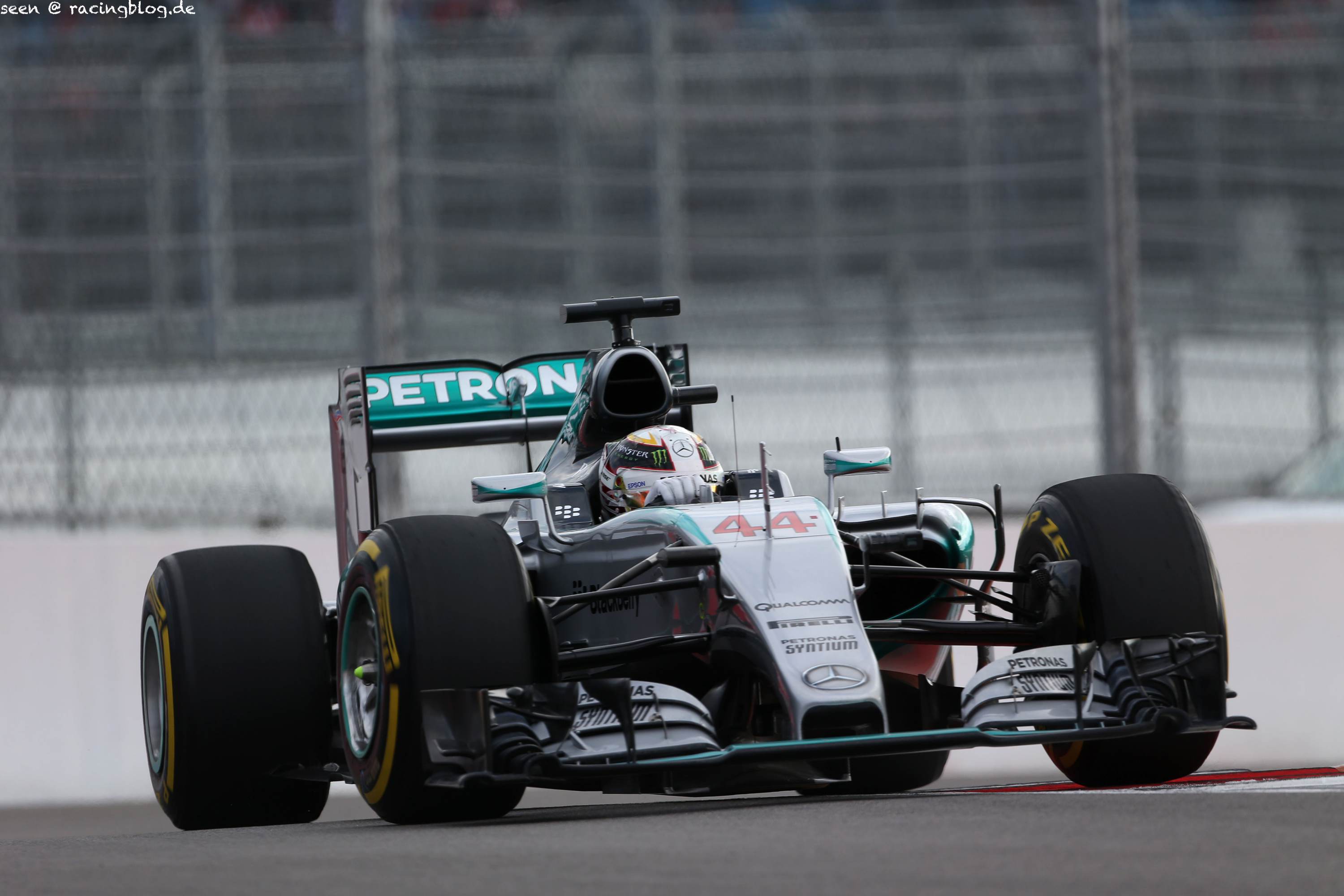 F1_Russia_Race_2015_18