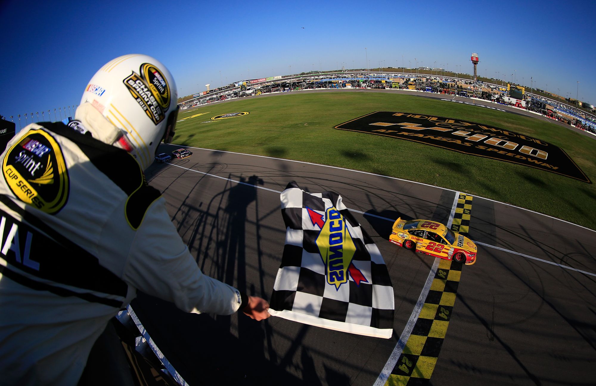 KS_NSCS_Logano_Checkered_101815