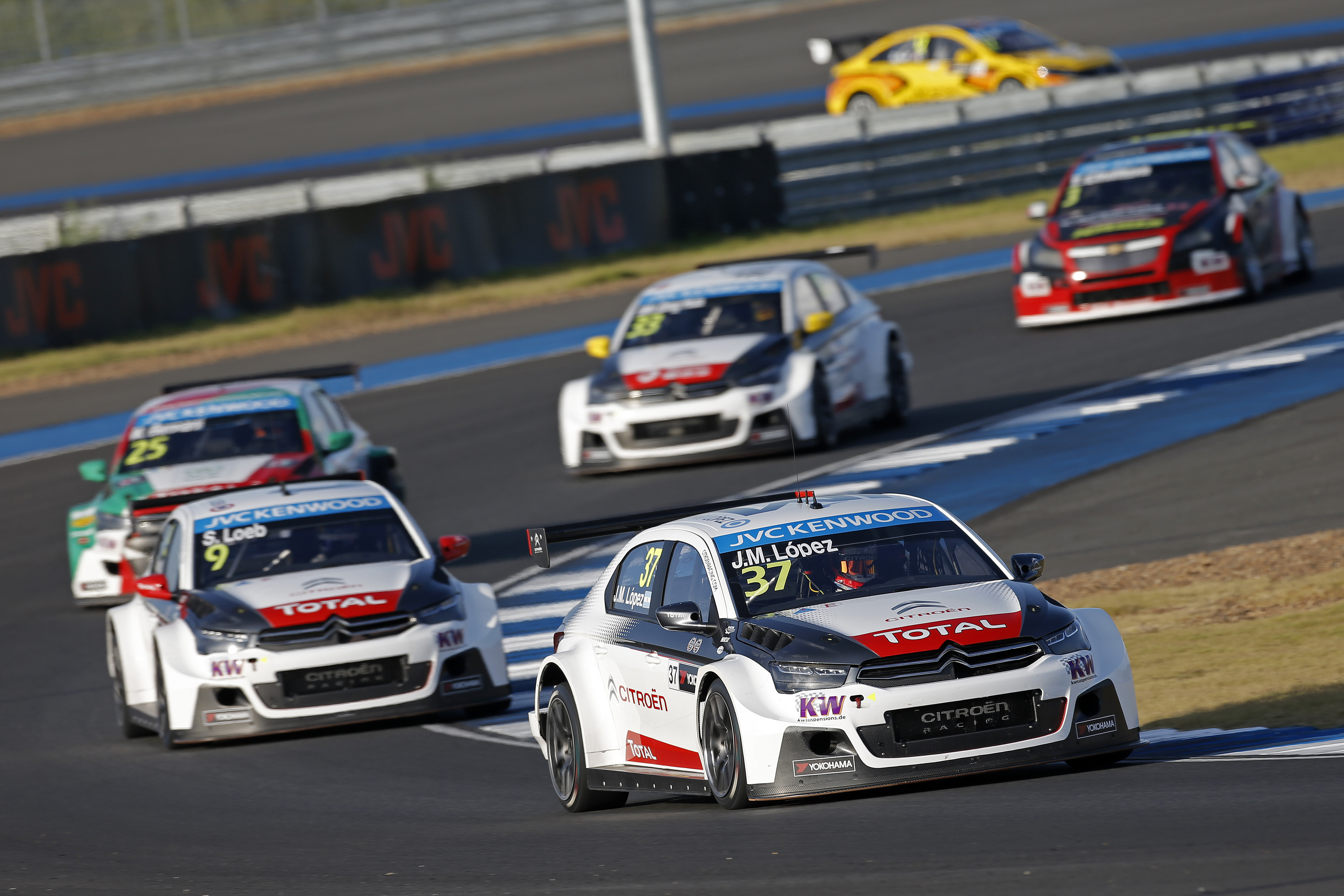 AUTO – WTCC BURIRAM 2015
