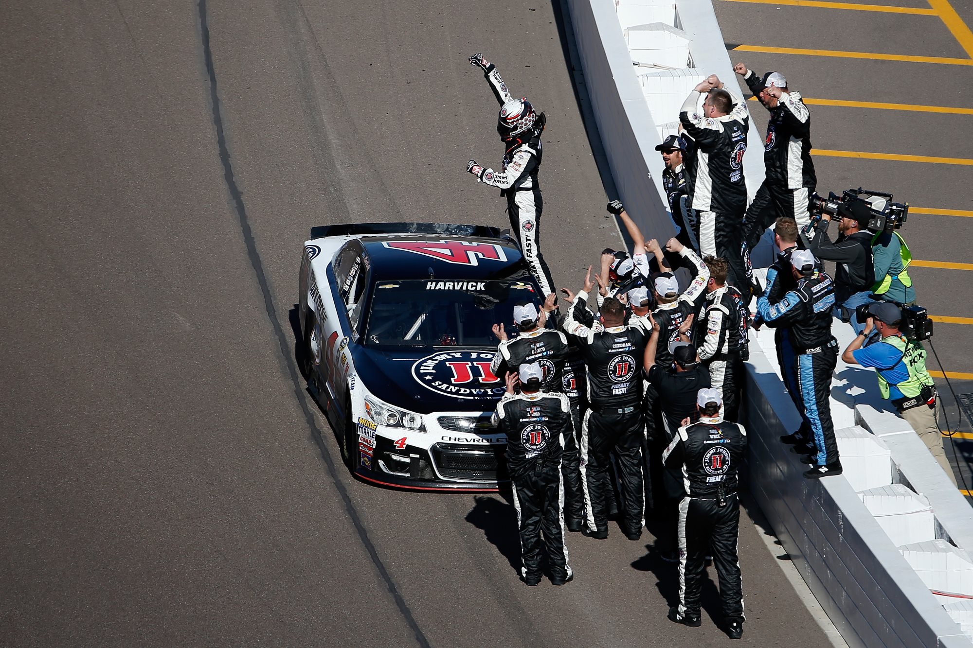 PIR_NSCS_Harvick_Team_031316