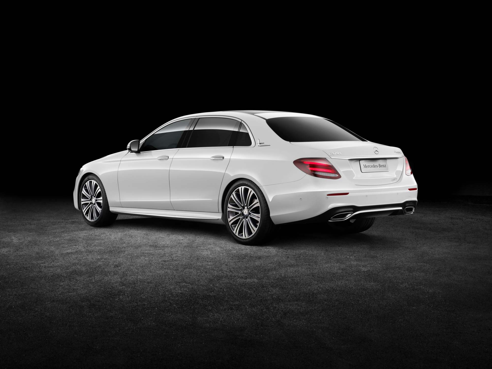 Langversion der neuen E-Klasse LimousineLong-wheelbase version