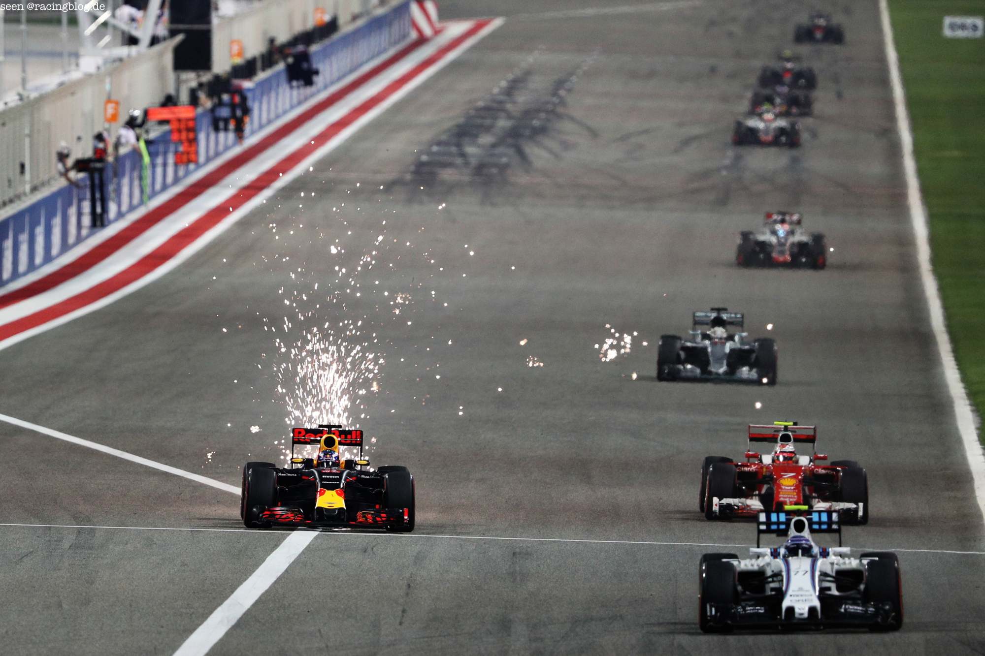 F1_Bahrain_Race_2016_20