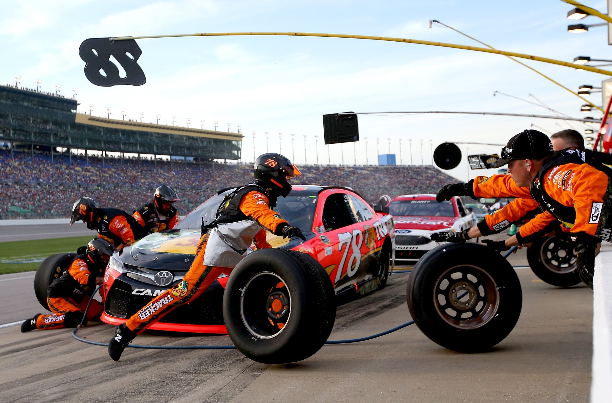 KS_NSCS_TruexJr_PitStop_050716
