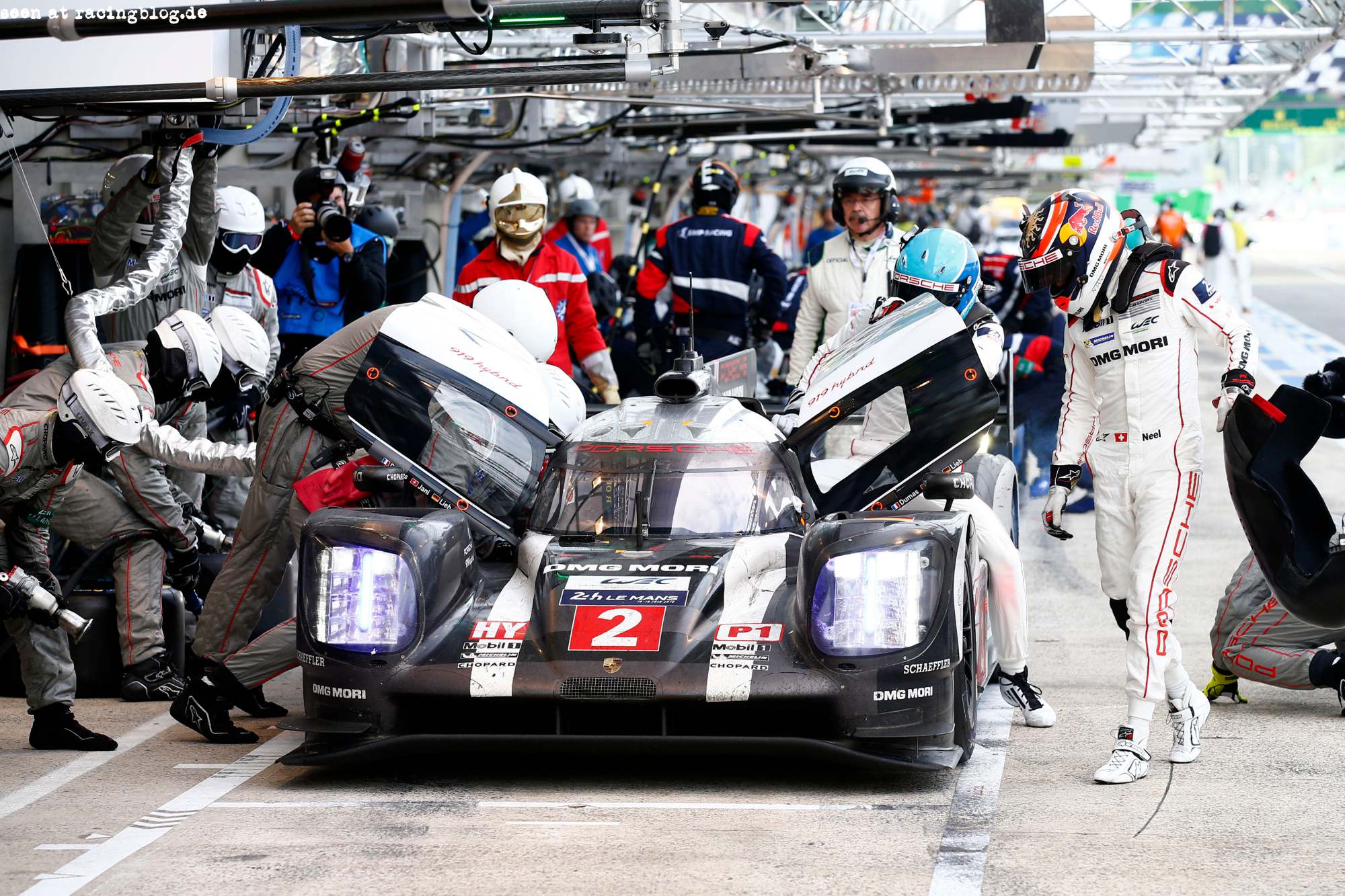 Porsche 919 Hybrid, Porsche Team: Romain Dumas, Neel Jani, Marc Lieb