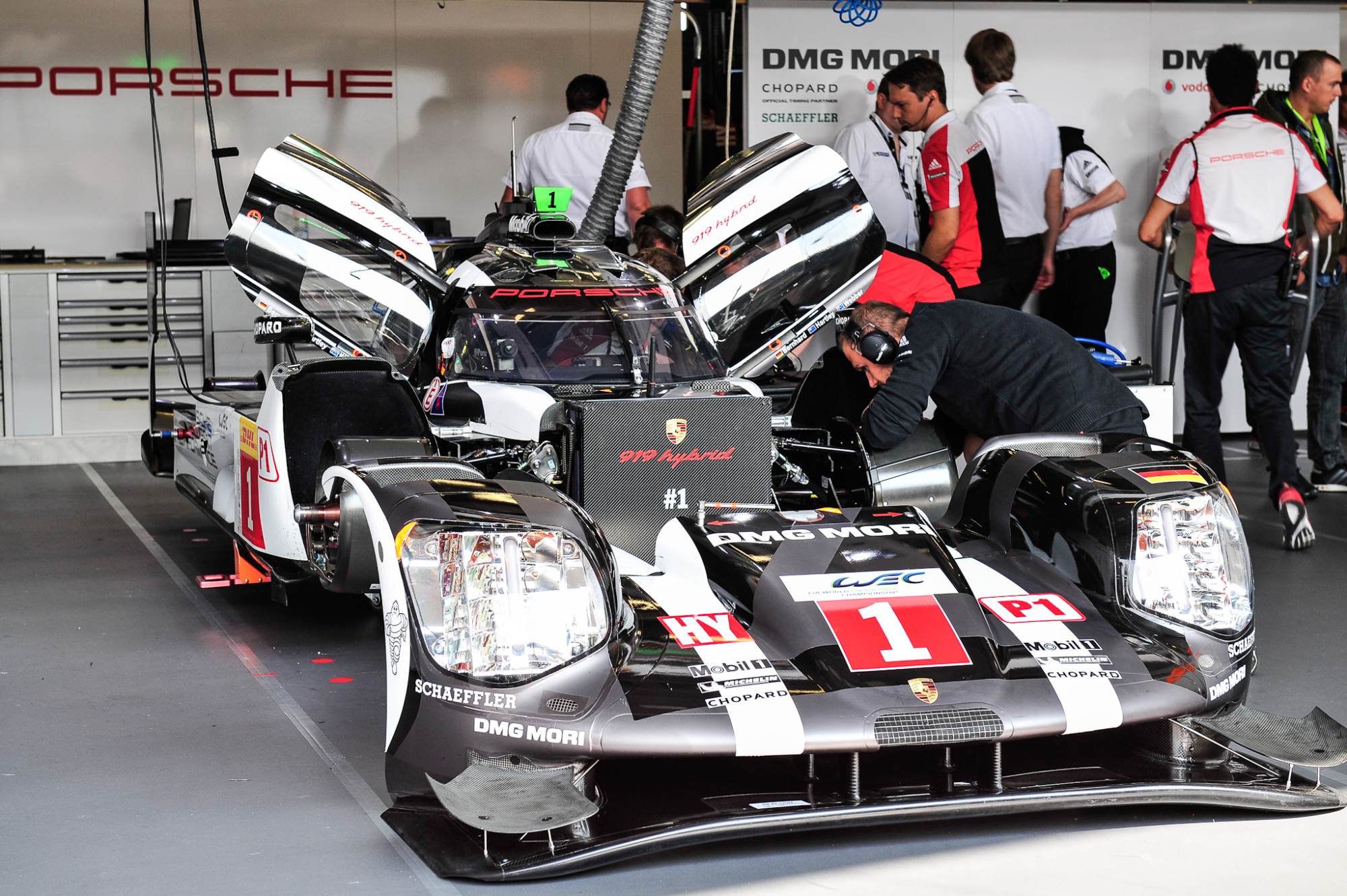 WEC_Race_Nurbrugring_2016_01