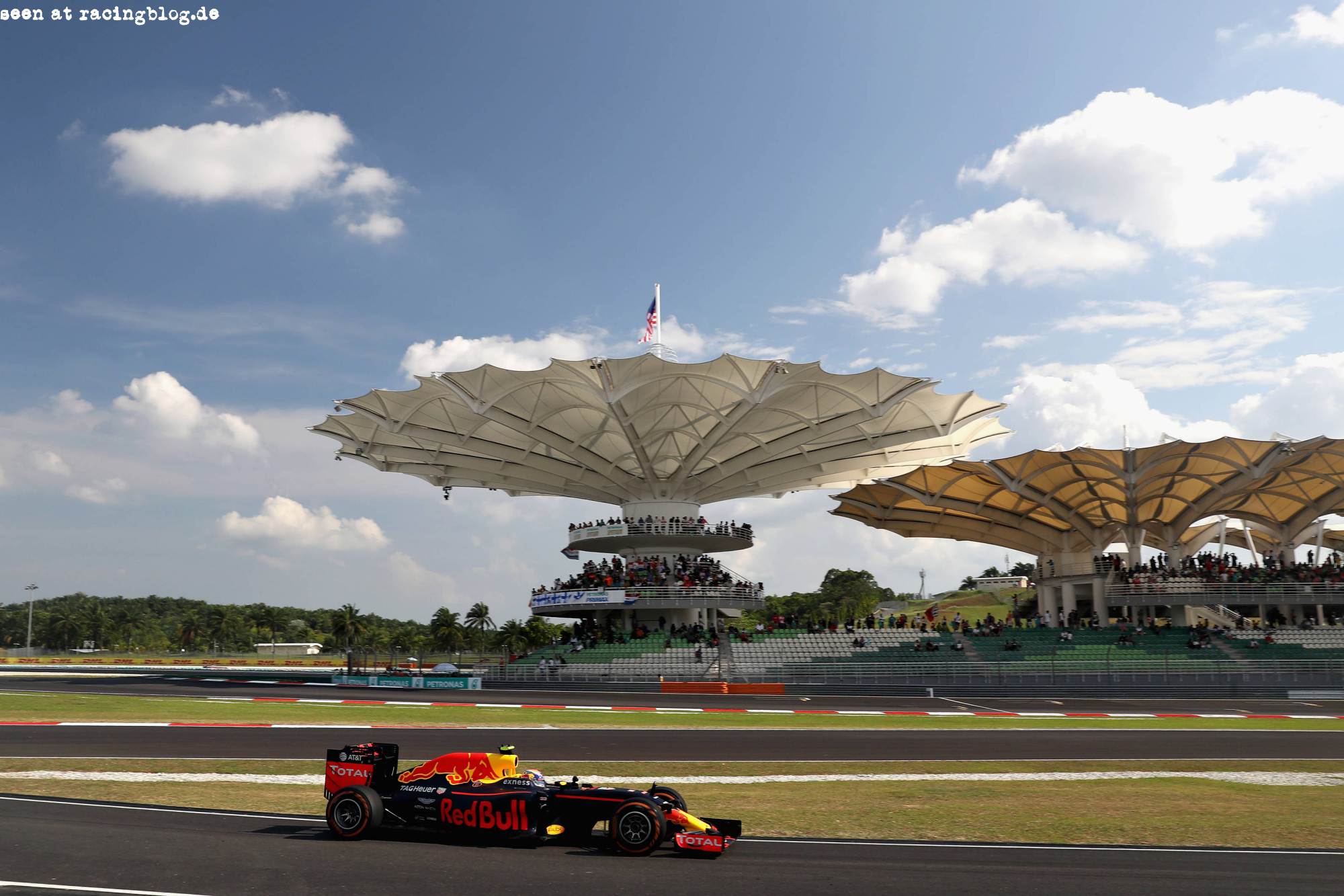 f1_race_malaysia_2016_16