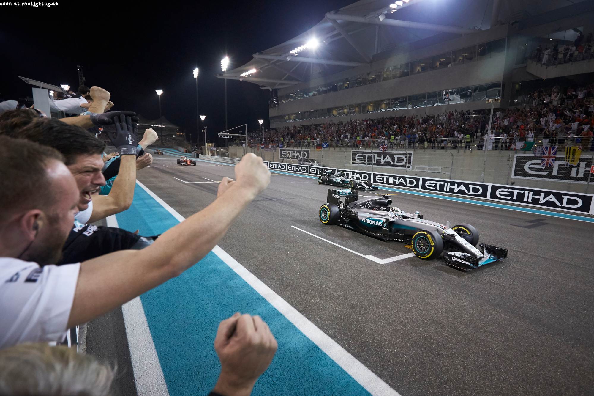 2016 Abu Dhabi Grand Prix, Sunday