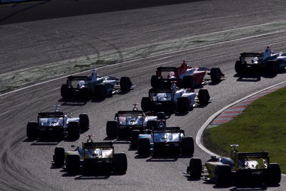 super-formula-suzuka-jaf-gp-2016-start-3