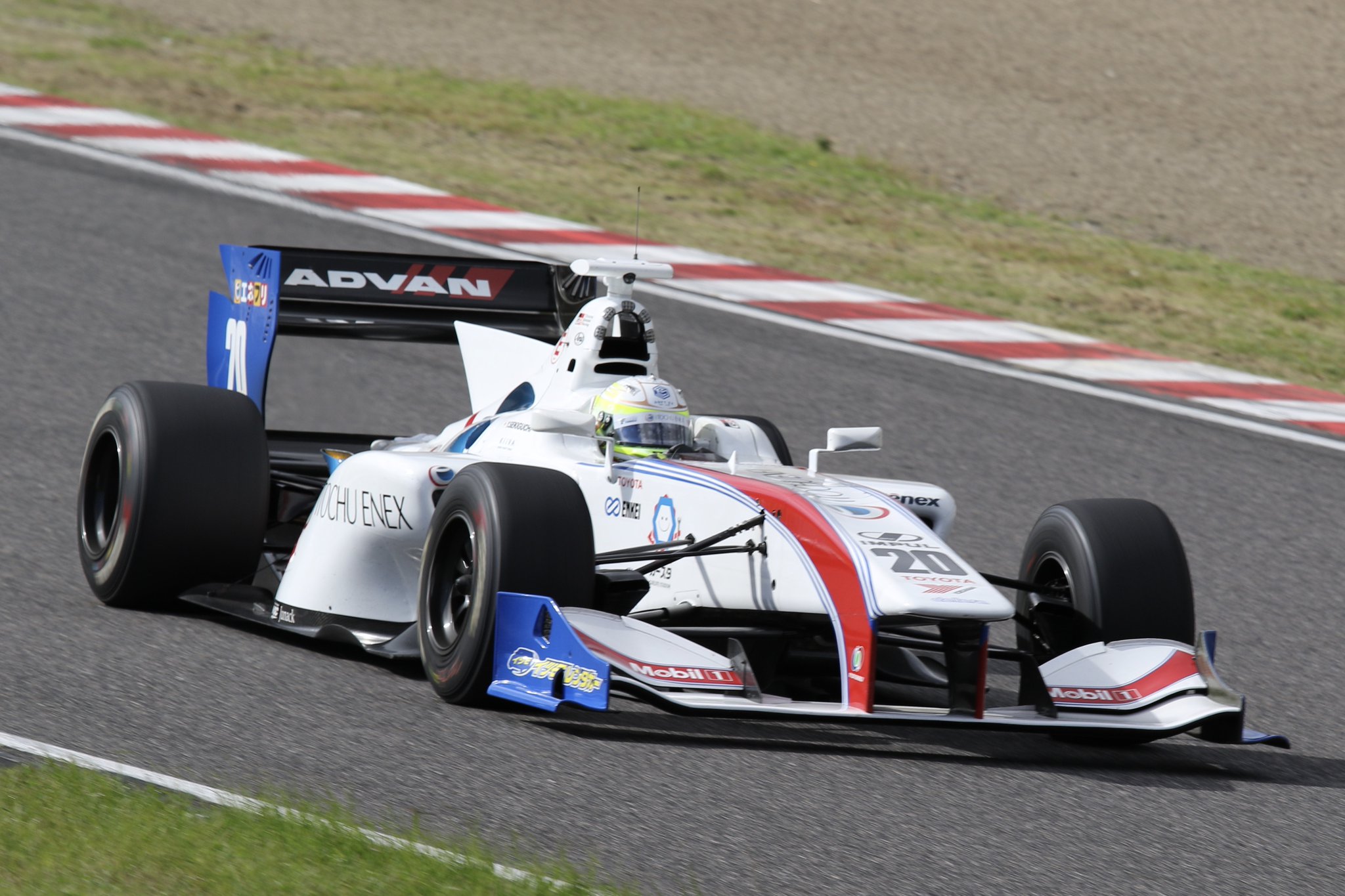 super-formula-suzuka-jaf-gp-2016-yuhi-sekiguchi