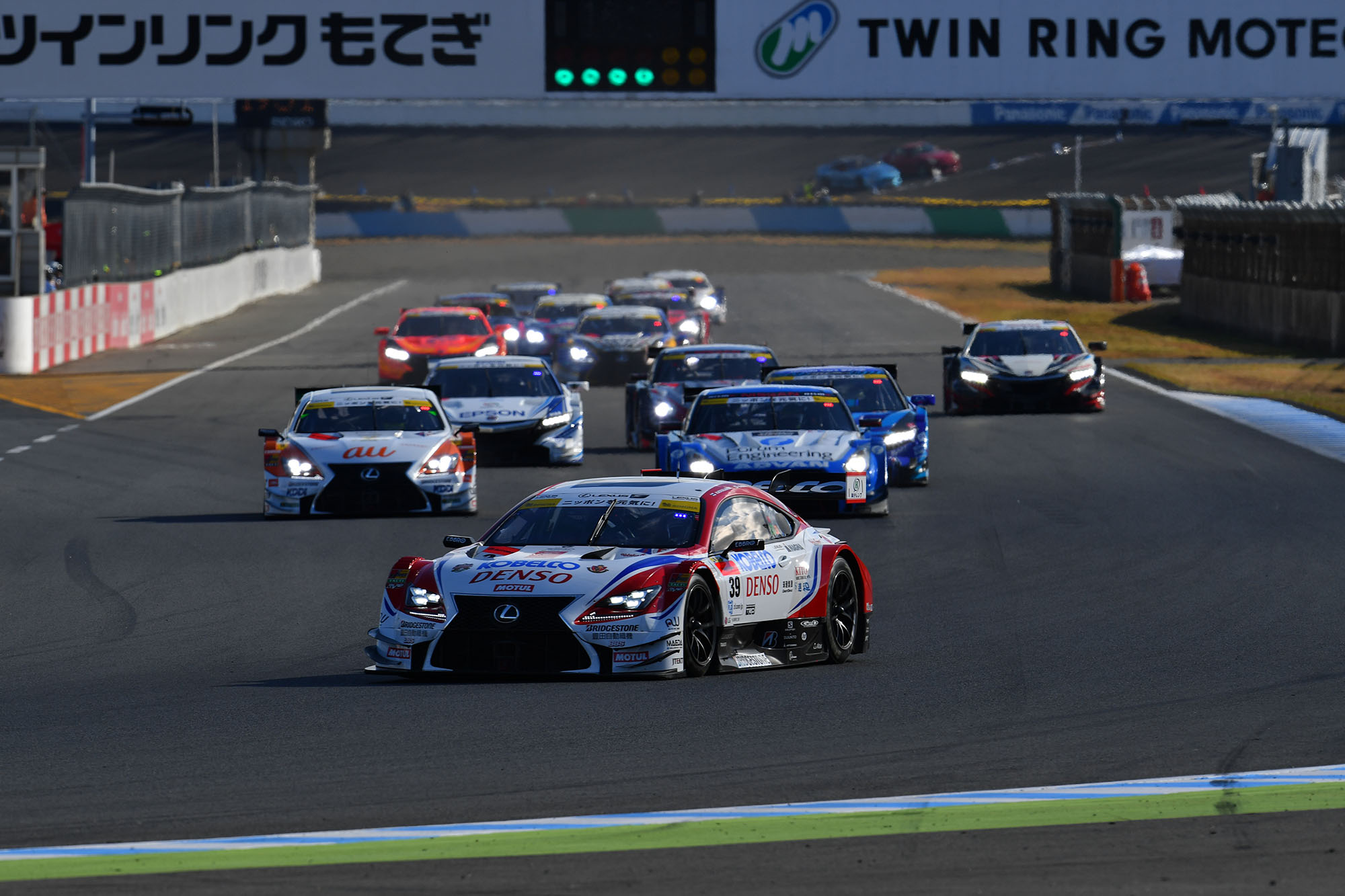 super-gt-motegi-2016-gt500-start-round-3