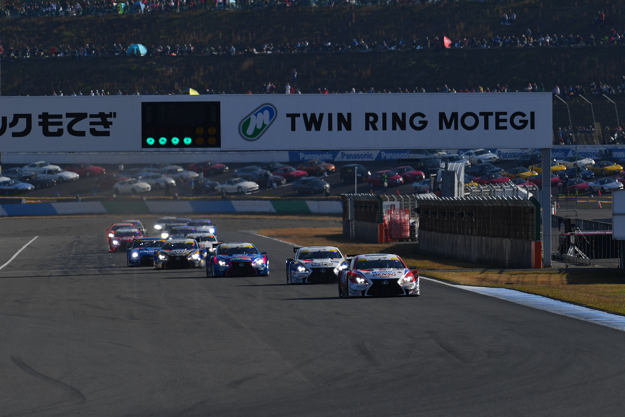 super-gt-motegi-2016-gt500-start-round-8