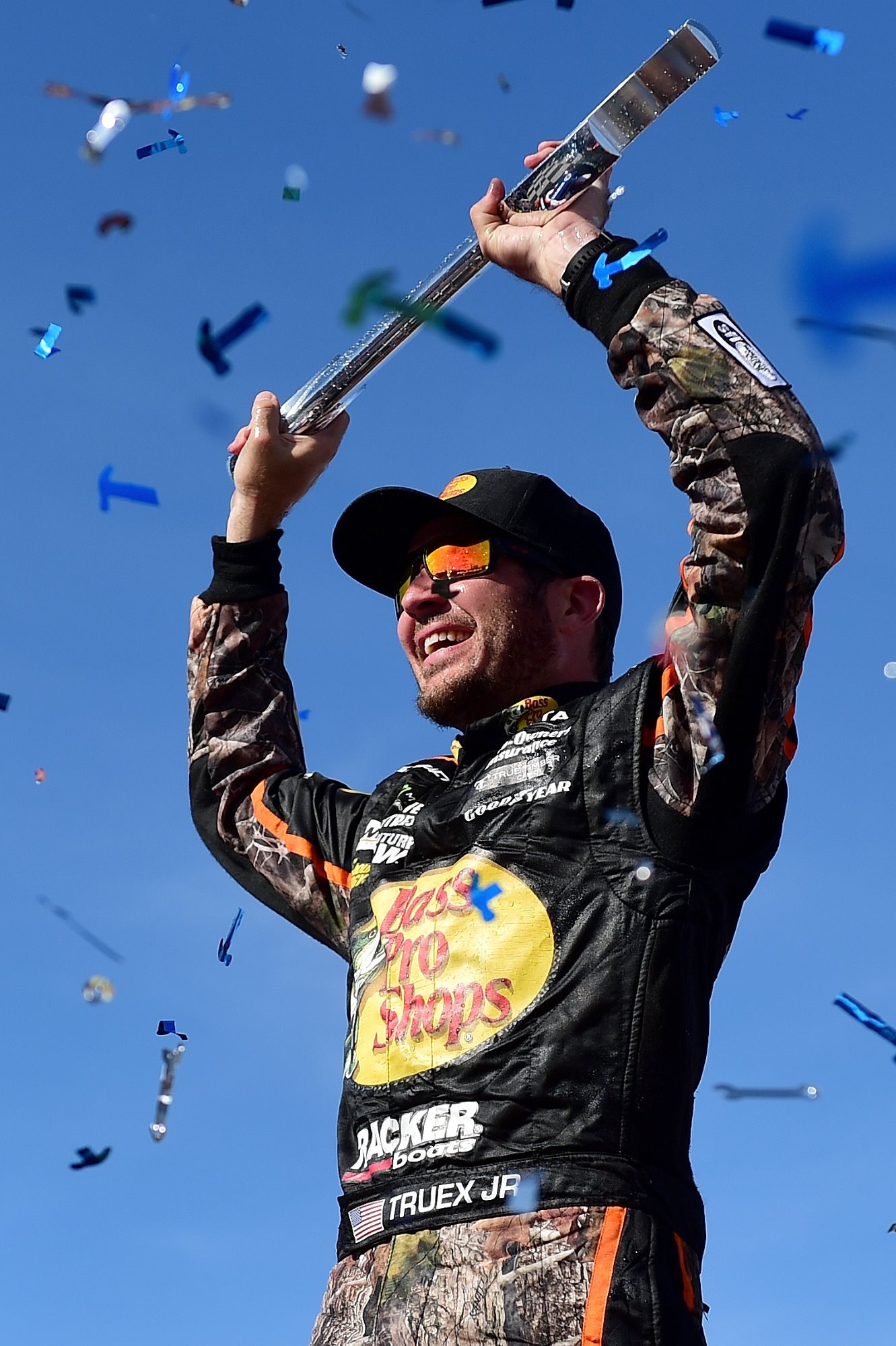 MENCS_LVMS_TruexCelebration1_03122017