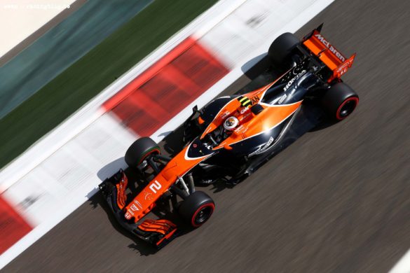 F1_AbuDhabi_Race_2017_12