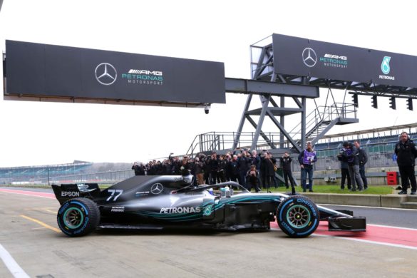 Mercedes_AMG_F1_W09_04