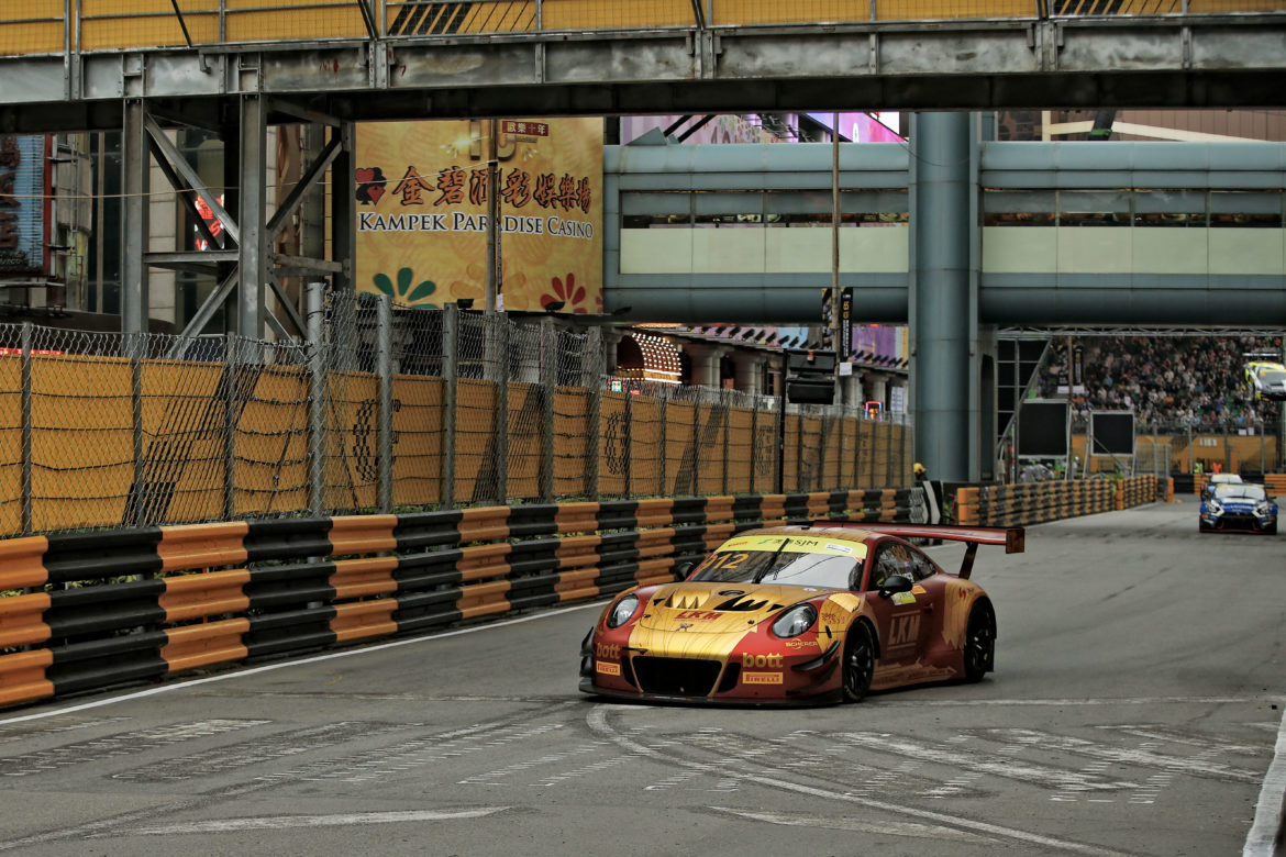 Porsche 911 GT3 R, Manthey-Racing (912), Earl Bamber (NZ), Macau 2018