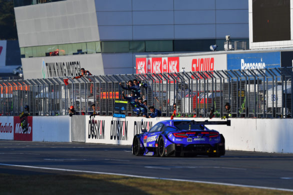 Super GT Motegi 2018 Raybrig NSX-GT Finish